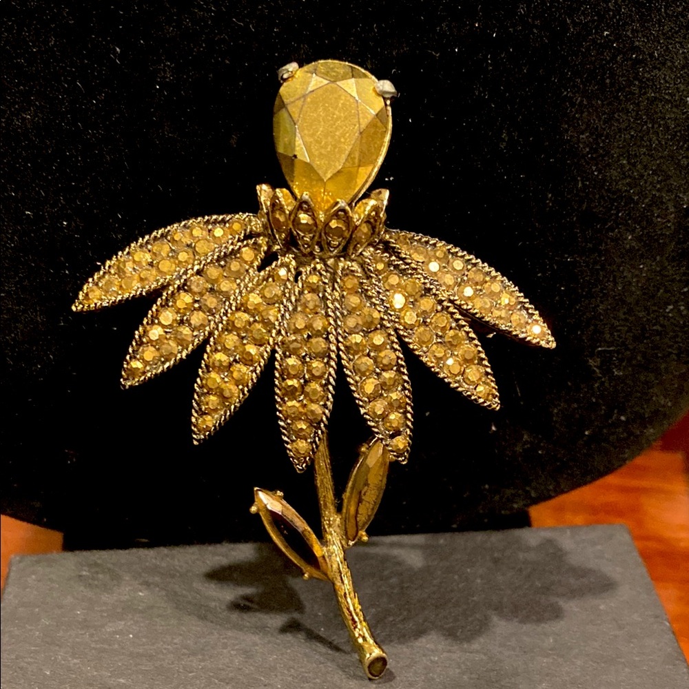 Hollycraft Gold on Gold Flower On Stem Brooch